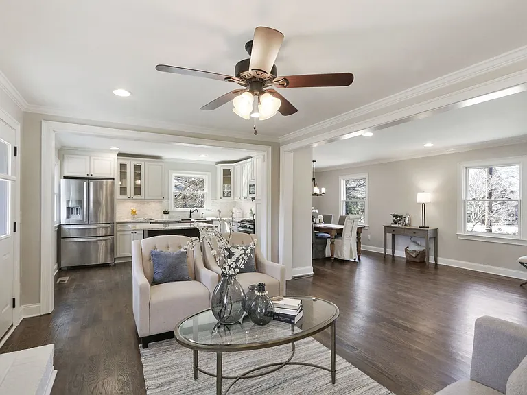 220 Mansell Cir — Photo 10