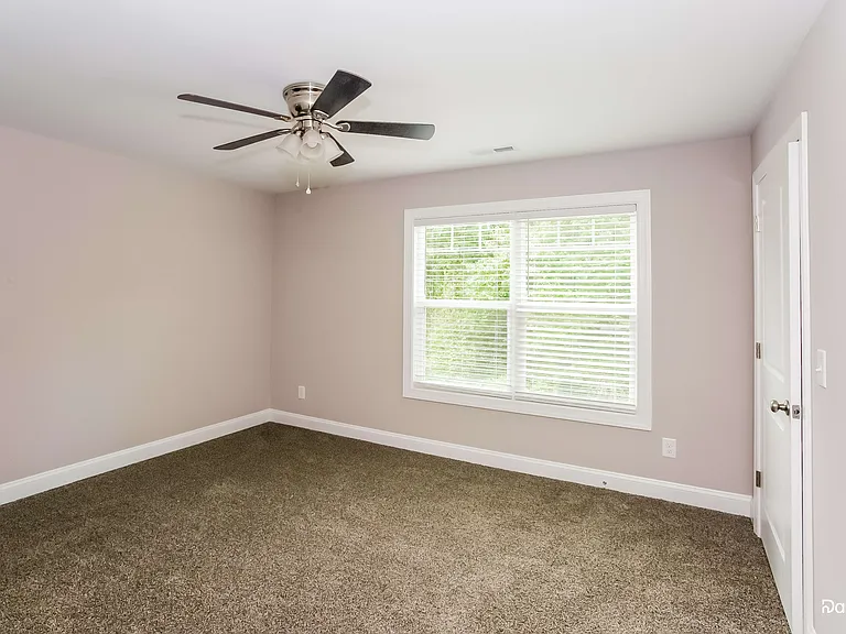 1105 Rosewood Ave — Photo 8