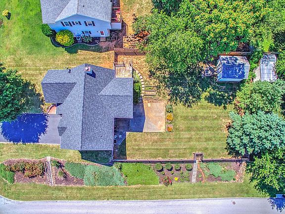 5th image of 1101 Debra Ln