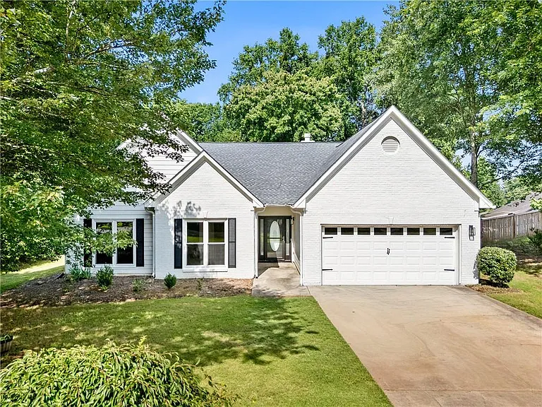1525 Keystone Dr — Photo 1