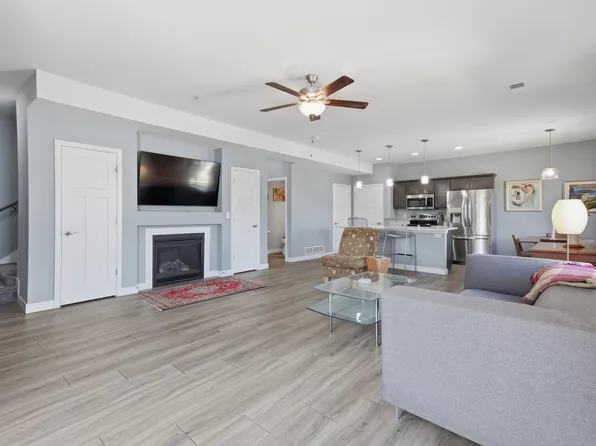 1901 N Windsor Ave, Cottage Grove, WI 53527