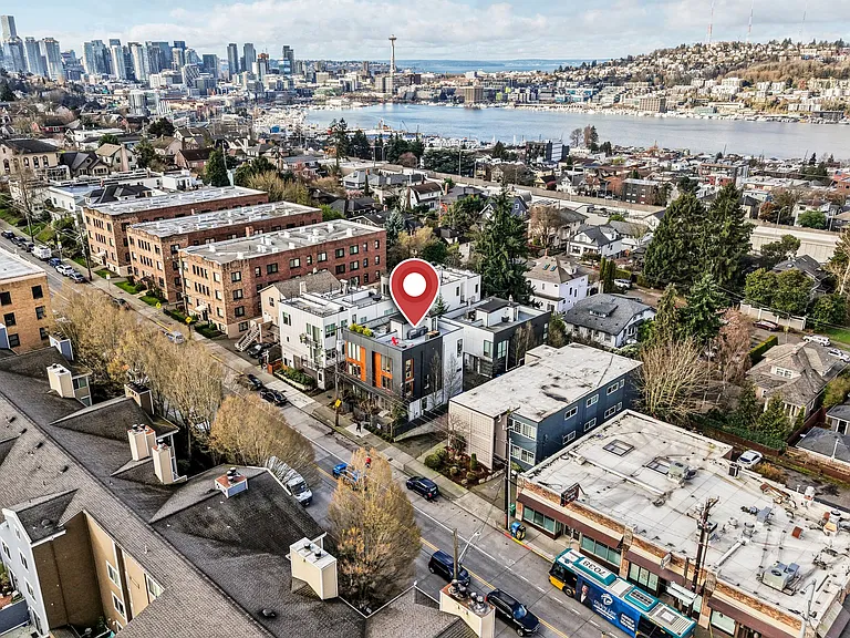 North Cap Hill location near lakes, restaurants, transit and freeways.