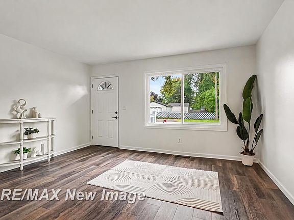 5th image of 1382 Flanders Dr