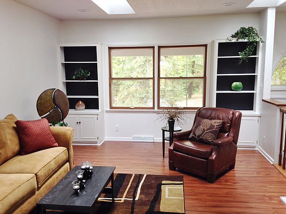 3rd image of 2036 Park Dr