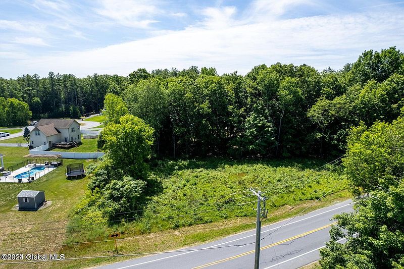 4th image of 83 Traver Road
