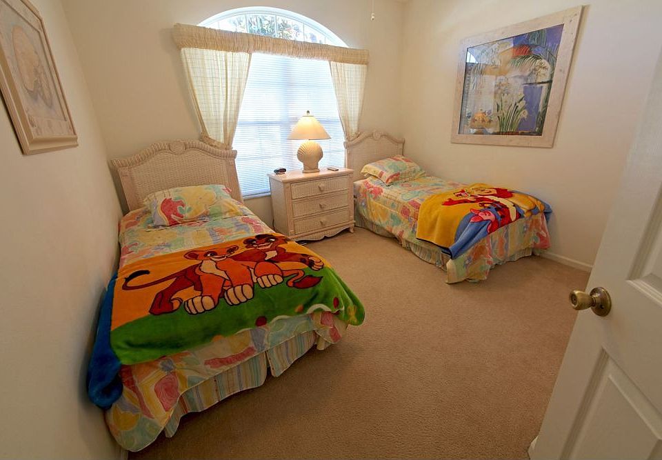 Twin Bedroom 2