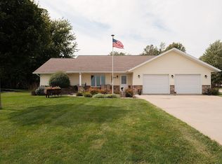 509 13th Ave NE, Sioux Center, IA 51250