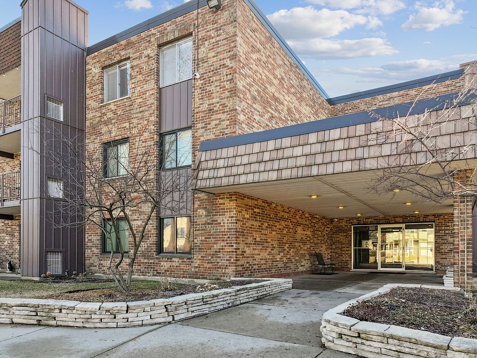 1st image of 522 E Algonquin Rd APT 113