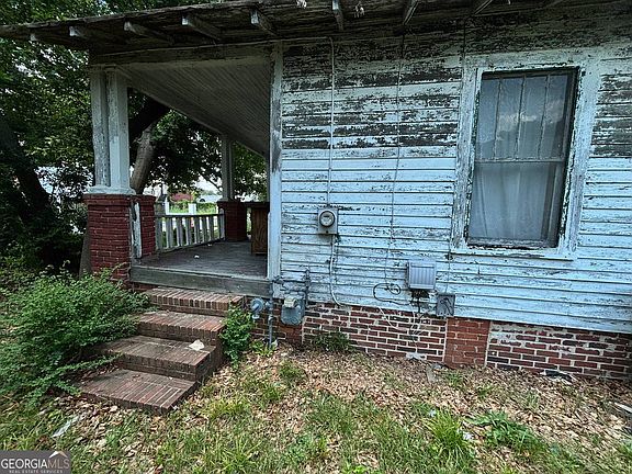 4th image of 1909 Heckle St