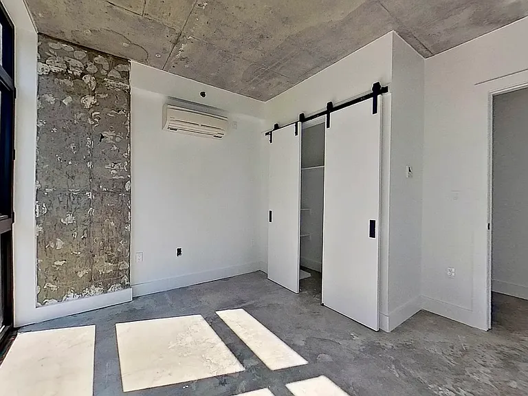 29 Montrose Ave #5G — Photo 9