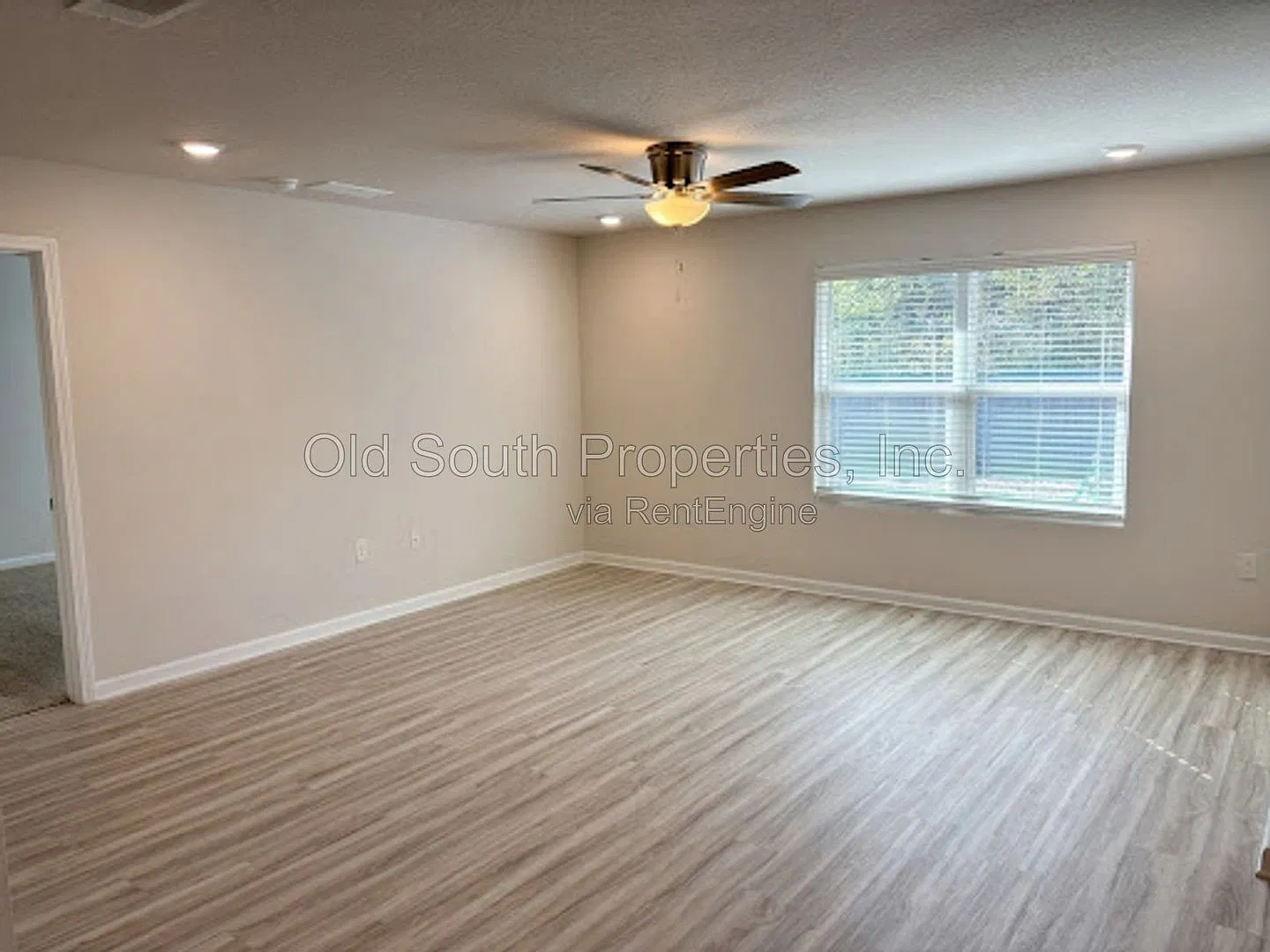 4 bed, 2.0 bath, 1800 sqft, $2,100 — Photo 2
