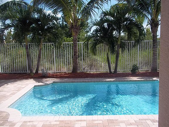 4th image of 1818 SW Newport Isles Blvd
