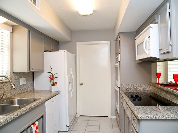 3rd image of 14806 Mystic Bend Dr