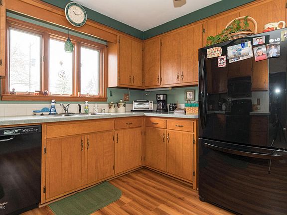 5th image of 1614 Lakeview Dr
