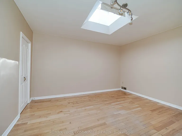 1378 Danforth Ave S #2 — Photo 14