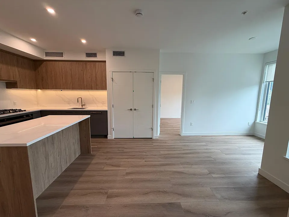 601 Rochester Ave #4XX