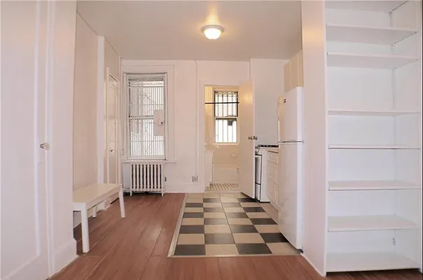 Rented by Buchbinder & Warren | media 2