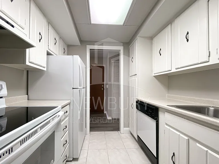 530 N Main Street - The Townhouse. — Photo 111