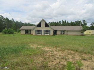 6221 Hans Rd, Moss Point, MS 39562