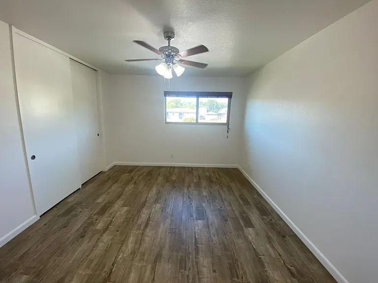 2212 Pine St — Photo 16