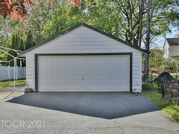 4th image of 17 Pierce Ave
