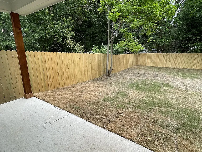 524 W Florence St — Photo 15