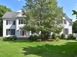 58 Manor Pond Ln, Irvington, NY 10533