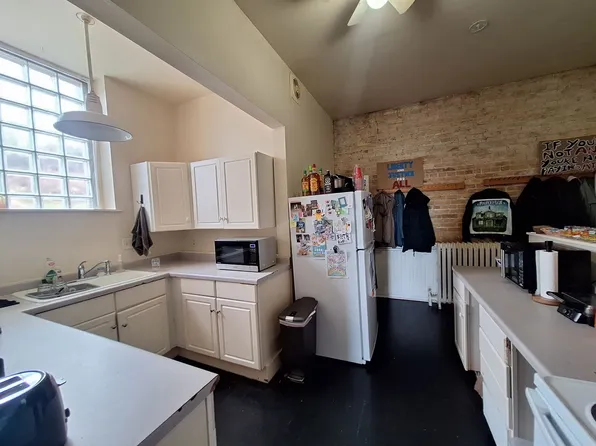 531 W 4th St #1, Duluth, MN 55806