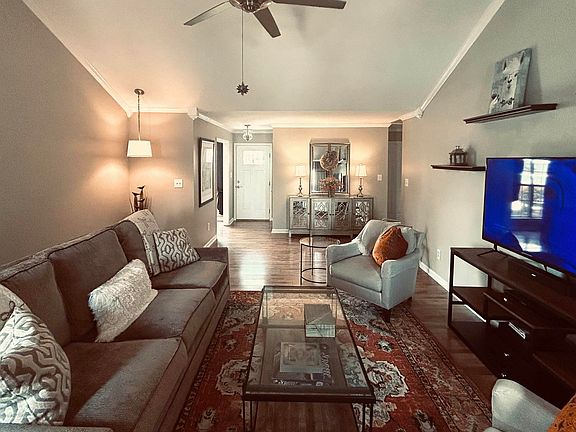 4th image of 575 Gooch Ln