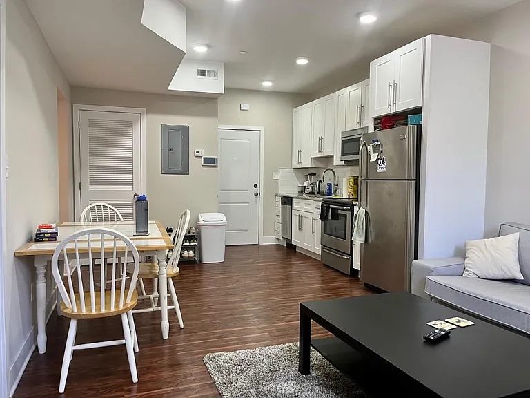 2001 Spring Garden St #206 — Photo 9