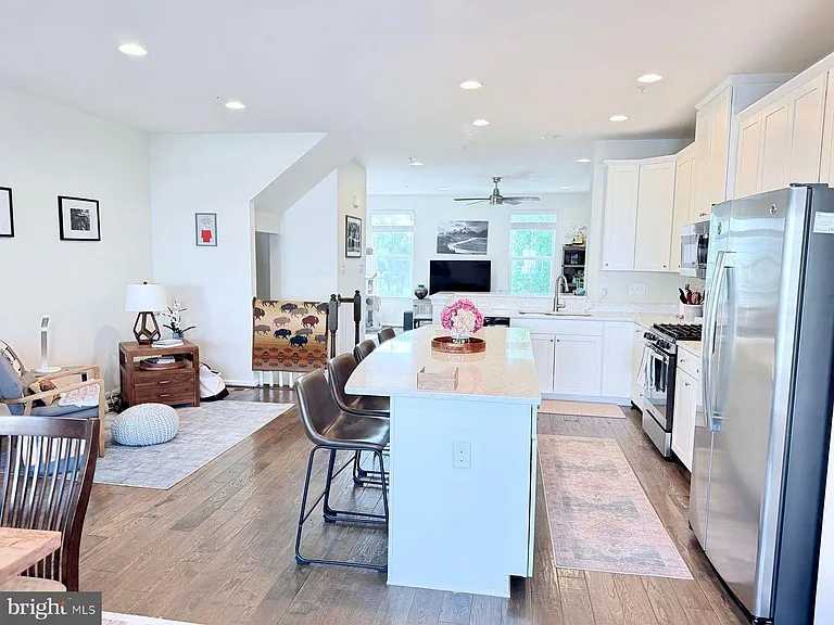 215 Quarry Point Rd — Photo 10
