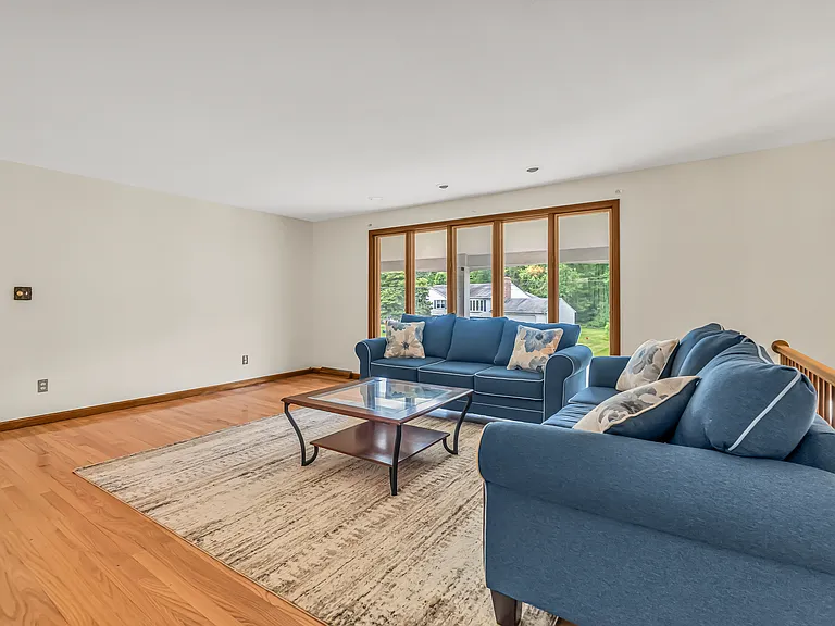 90 Rolling Ridge Rd — Photo 3