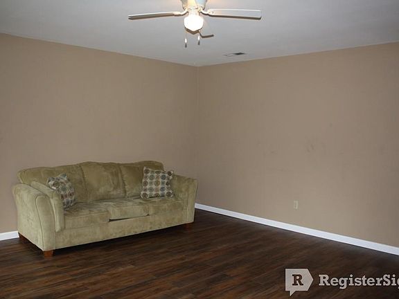 3rd image of 3914 Wright Ave