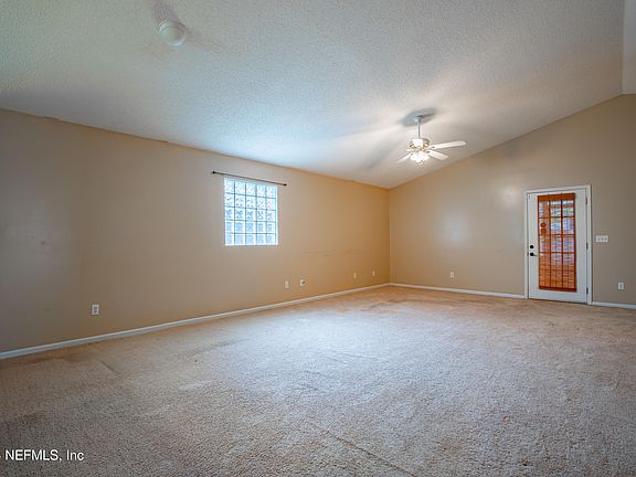 3rd image of 11182 MIKRIS Drive N