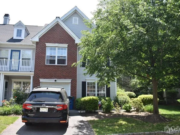 10 Lee Ct, Plainsboro, NJ 08536
