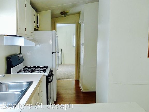 5th image of 3200 N M 63 Lot 8