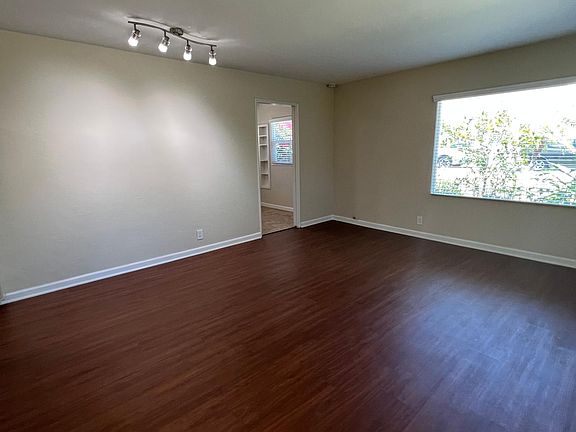 4th image of 1017 Diamond St