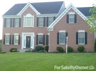 7000 Pin Oak Ct, Mc Kees Rocks, PA 15136