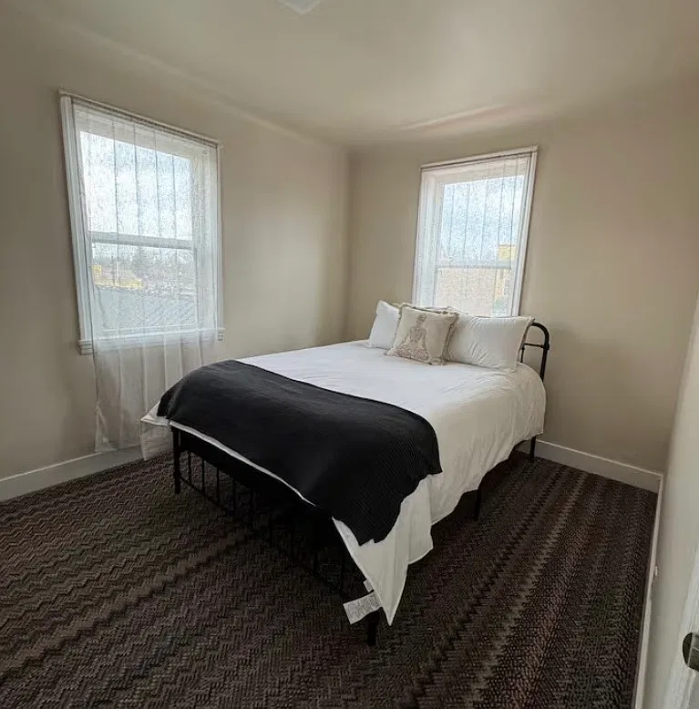 2 bed, 900 sqft, $1,200 — Photo 1