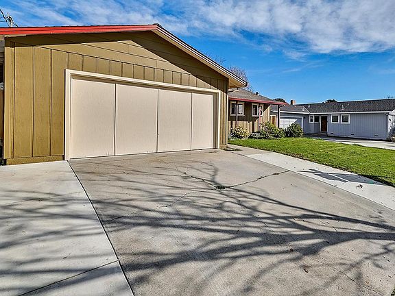 3rd image of 5048 Thurber Ln