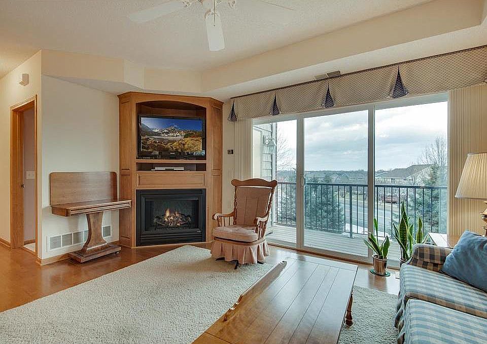 Fireplace & Built inTV Stand