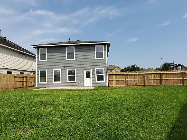 2802 Shearwater Bend Dr — Photo 1
