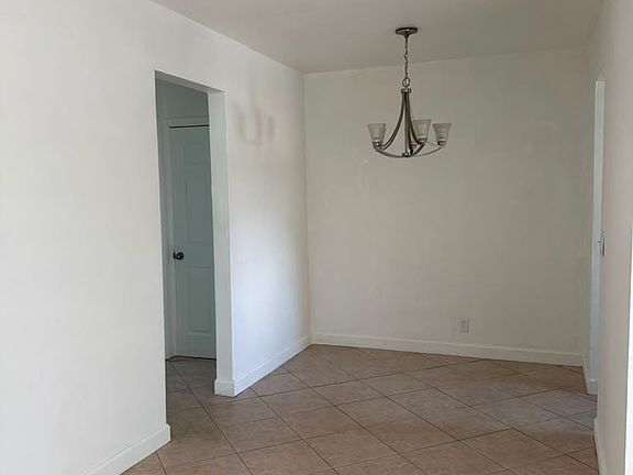 3rd image of 101 SE 9th St APT 8