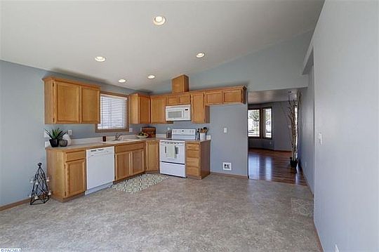 5th image of 9616 Palomino Dr