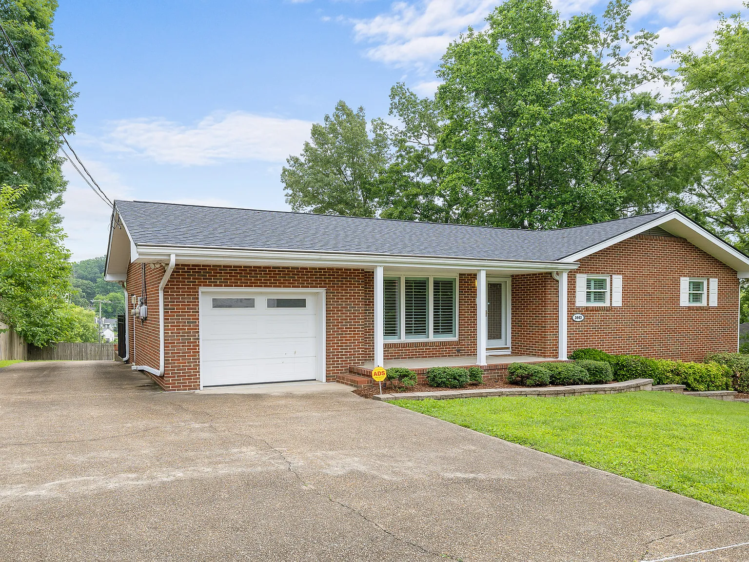 5 bed, 3000 sqft, $2,850 — Photo 3