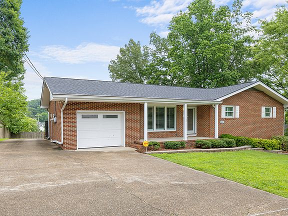 3rd image of 3443 Shadowlawn Dr