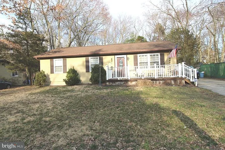 423 Roosevelt Blvd photo 1