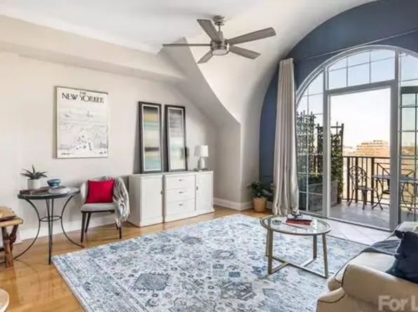 300 W 5th St, Charlotte, NC