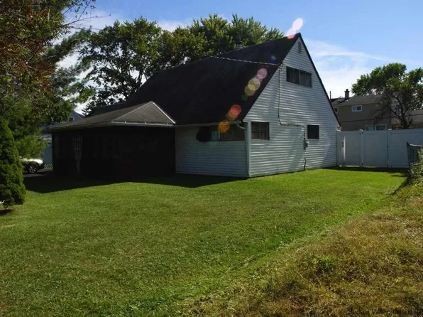 30 Indian Springs Ln, Ulster, NY 12401