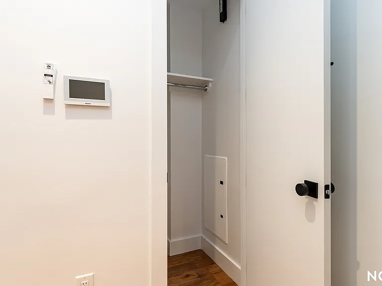 430 Sackett St #B2 — Photo 9